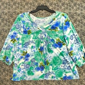 Caribbean Joe Island supply co.  Floral Blue and Green pleated Women's Top 1X 2X